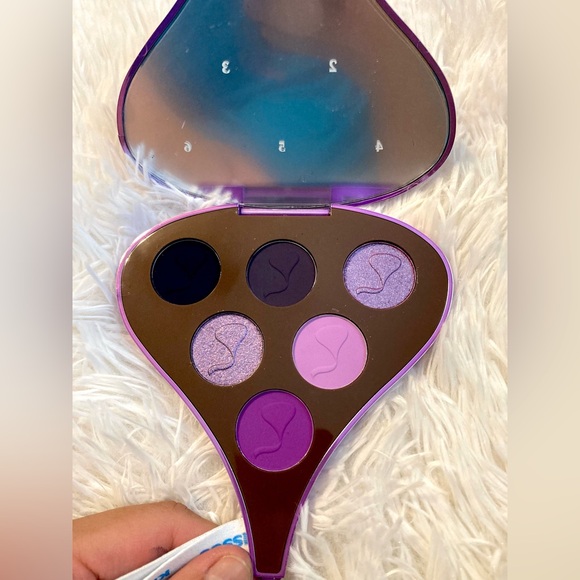 GlamLite - Eyeshadow Palette - Picture 4 of 10